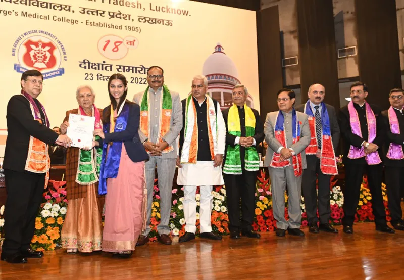 चिकित्सकीय पेशा मानव सेवा का मार्ग है, केजीएमयू का 18 वां दीक्षांत समारोह आयोजित, 41 मेधावियों को मिले मेडल 