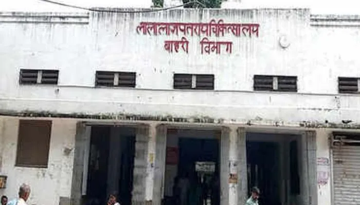 Kanpur News : हैलट अस्पताल प्रशासन की ओर से की जा रही नई व्यवस्था, वार्ड एक का कराया जा रहा रेनोवेशन, 40 बेड होंगे तैयार