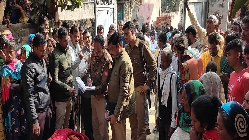 संभल : बिस्तर पर मिला युवक का शव, पत्नी पर हत्या का आरोप