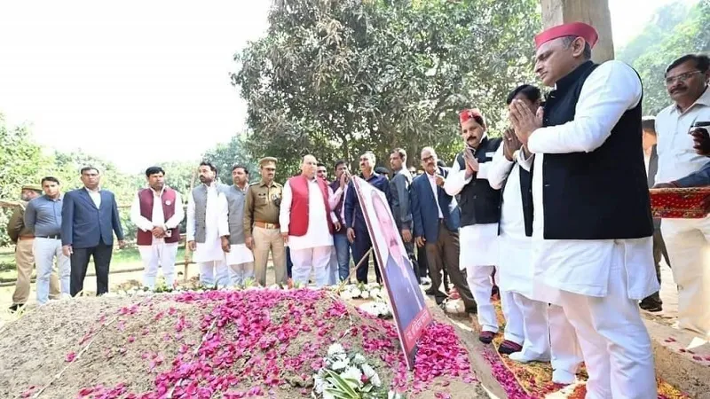संभल : अखिलेश यादव ने पूर्व मंत्री विजेंद्र पाल सिंह को दी श्रद्धांजलि
