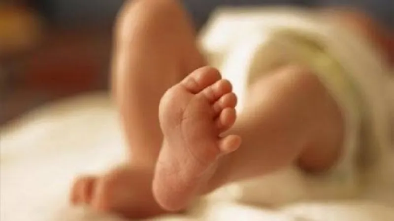 अमरोहा : महिला ने विचित्र बच्चे को दिया जन्म, सभी हैरान