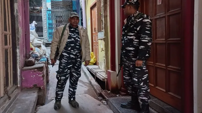 संभल: मैंथा व्यापारी के ठिकानों पर छापे, दिल्ली स्थित कार्यालय भी पहुंची इनकम टैक्स की टीम