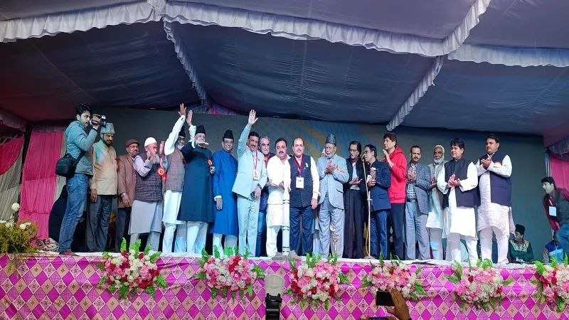 बिजनौर : 'दर्द का चांद ढलता रहा रात भर, सिसकियां कोई भरता रहा रात भर'