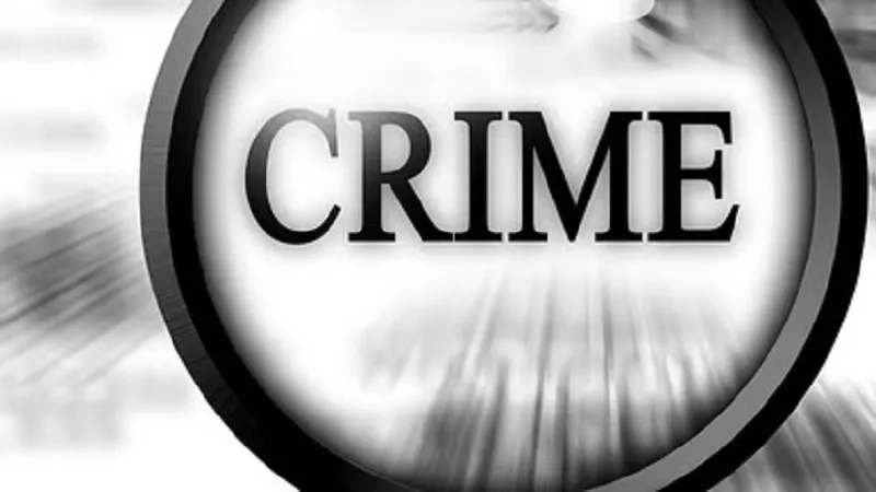 मुरादाबाद : चिकित्साधिकारी को कुछ लोगों ने फ्लैट में किया बंद, पुलिस ने ताला तोड़कर निकाला, हंगामा