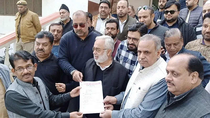 रामपुर : जीएसटी सर्वे छापे को लेकर व्यापारियों में आक्रोश, आंदोलन की चेतावनी