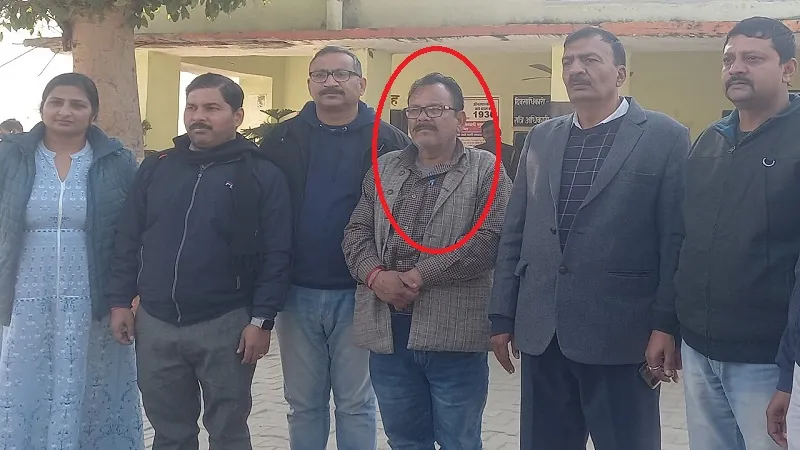 संभल : दस हजार रुपये की रिश्वत लेते रंगे हाथों पकड़ा गया कानूनगो, गिरफ्तार