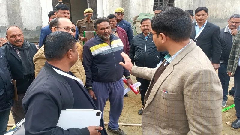 संभल: वर्क आर्डर पर बनवा दिया वेयर हाउस, 60 लाख का भुगतान फंसा