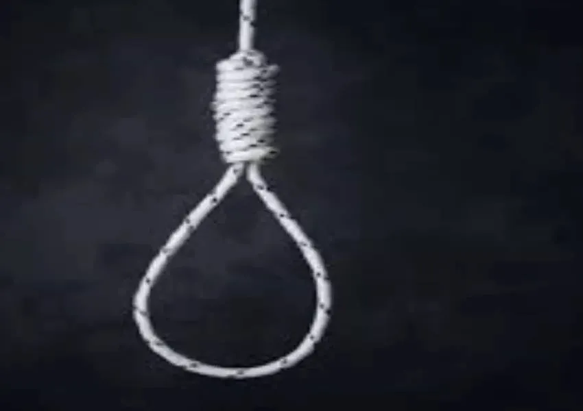 गाजियाबाद: छेड़छाड़ से परेशान युवती ने फंदा लगाकर दी जान, परिजनों ने पुलिस पर लगाया यह आरोप 