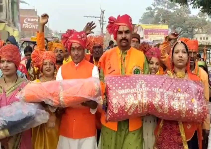 अयोध्या: नववर्ष पर आने वाले श्रद्धालुओं के खुला नया काउंटर, कंप्यूटर के साथ बैठाए गये चार कार्यकर्ता