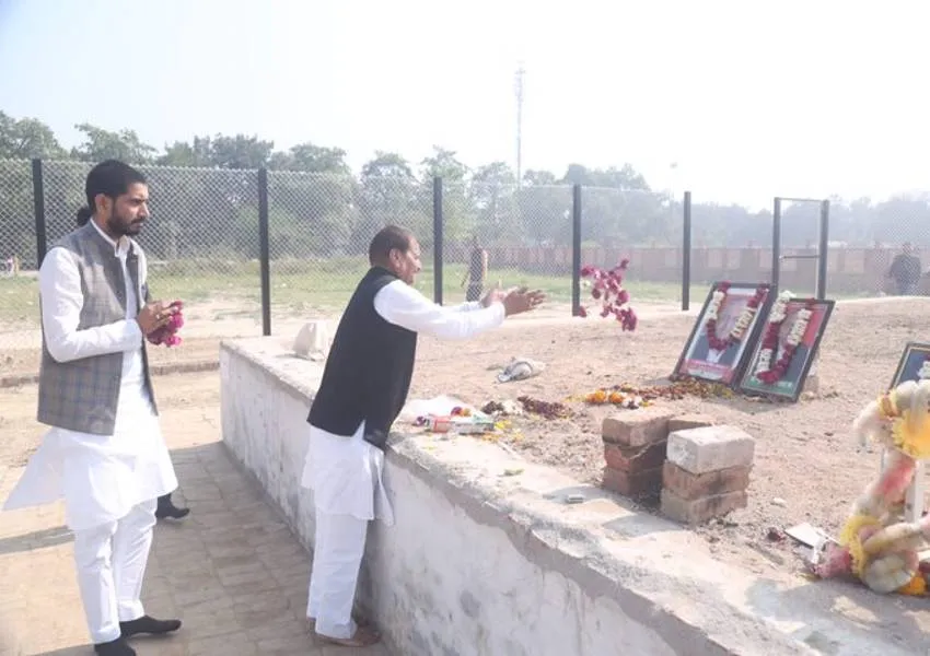 मैनपुरी उपचुनाव: शिवपाल ने नेताजी को दी श्रद्धांजलि, कहा- परिवार एकजुट होकर लड़ा, इसलिए सपा ‘बड़ी जीत’ की ओर