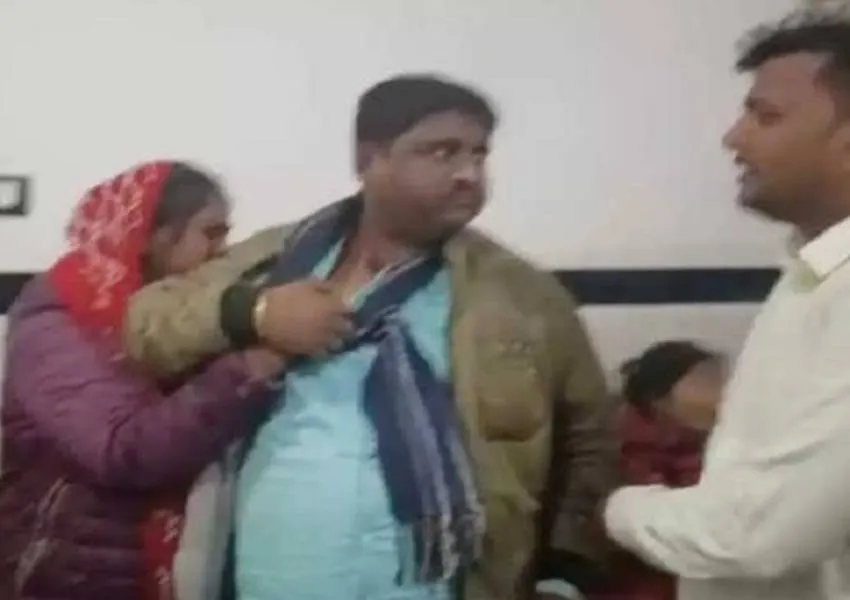 Pati Patni Aur Woh: बस्ती में दरोगा को चढ़ा प्यार का भूत तो पत्नी ने ऐसे उतारा... 