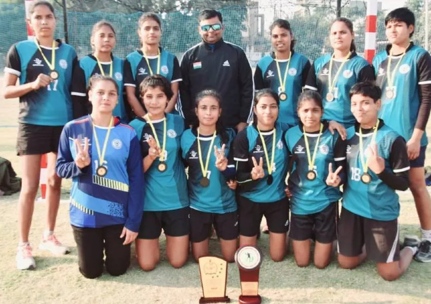 राज्य सीनियर महिला हैण्डबॉल में अयोध्या ने जीता कांस्य पदक, आराधना त्रिपाठी का रहा सराहनीय प्रदर्शन