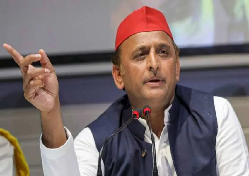 झांसी पहुंचे अखिलेश यादव, जेल में बंद सपा के पूर्व विधायक से की मुलाकात, भाजपा पर लगाया गंभीर आरोप