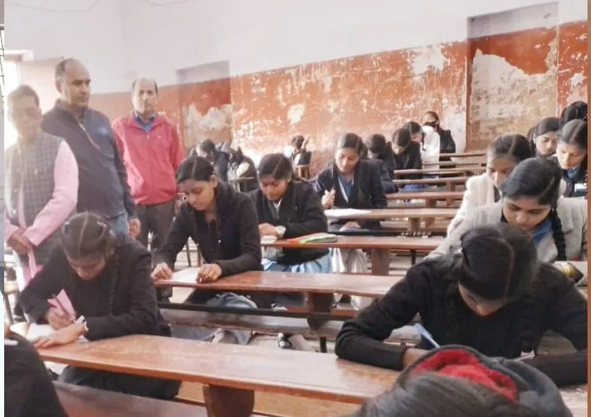 अयोध्या: निबंध व सामान्य ज्ञान प्रतियोगिता में 300 विद्यार्थियों ने लिया हिस्सा 