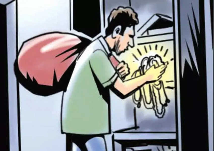 अयोध्या: रुदौली में रेलकर्मी के घर से दिनदहाड़े लाखों की चोरी, जांच में जुटी पुलिस