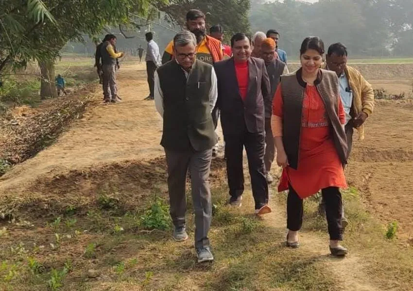 प्रतापगढ़: सीडीओ ने किया औचक निरीक्षण, विभागीय अधिकारियों में मचा रहा हड़कम्प