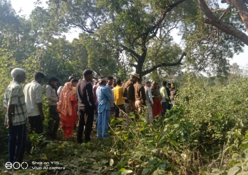 बहराइच: युवक की हत्या कर शव बाग में पेड़ से लटकाया, घर में मचा कोहराम