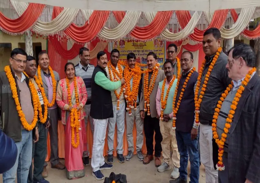 सुल्तानपुर: रमेश अध्यक्ष तो ओम प्रकाश कूरेभार महामंत्री निर्वाचित