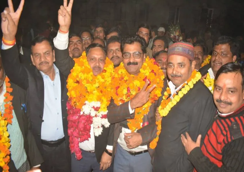 हरदोई: अधिवक्ता संघ चुनाव परिणाम घोषित, उदयवीर अध्यक्ष और आदर्श पांडे बने महामंत्री