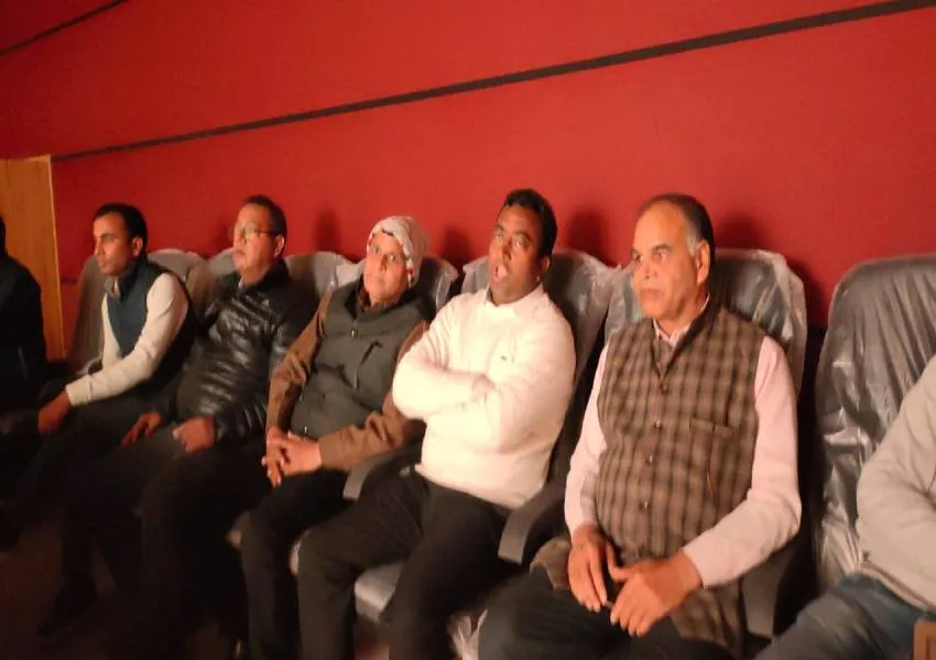 अयोध्या: अब Digital Ramayan का आनंद ले सकेंगे श्रद्धालु, रामकथा संग्रहालय में DM ने किया गैलरी का पूर्व परीक्षण