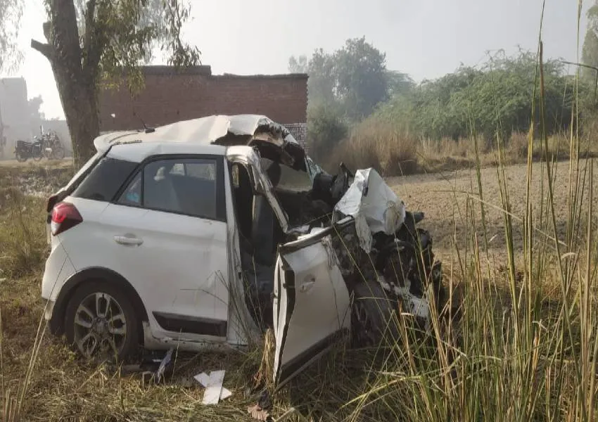 रायबरेली: तेज रफ्तार ट्रक ने कार को मारी टक्कर, एक की मौत, दूसरा गंभीर