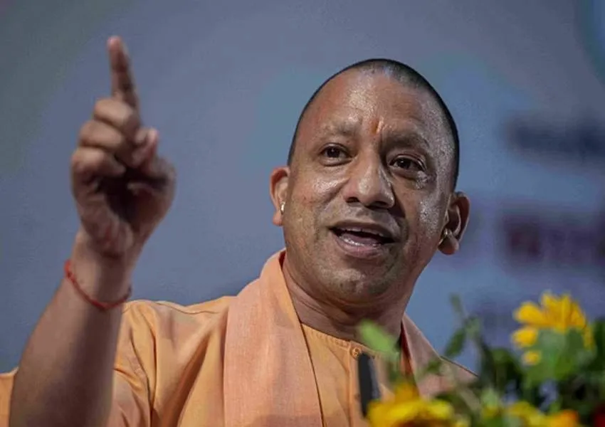 सीएम योगी का अधिकारियों को निर्देश-  'सौहार्दपूर्ण हो क्रिसमस का आयोजन, न हों धर्मांतरण की घटनाएं',   