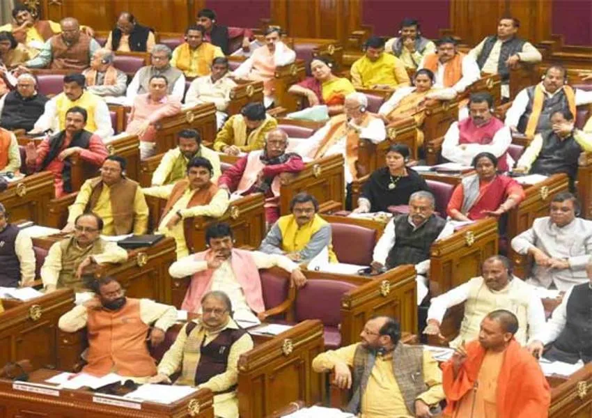 यूपी विधानसभा का शीतकालीन सत्र शुरू, सपा संस्थापक मुलायम सिंह यादव को दी गई श्रद्धांजलि