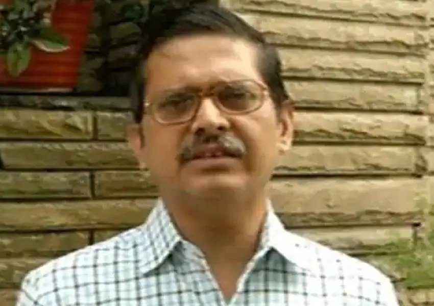 इलाहाबाद विश्वविद्यालय प्रशासन के खिलाफ मुकदमा दर्ज करायें छात्र: अमिताभ ठाकुर