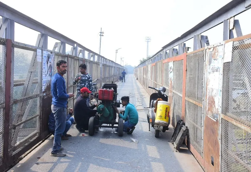 मुरादाबाद : सुबह 10 बजे शुरू हुआ कपूर कंपनी पुल का मरम्मत कार्य, आवाजाही बंद