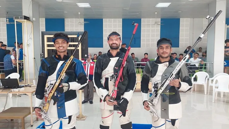 Rifle Shooting Championship: ऐश्वर्य, हर्षित बिंजवा व गोल्डी गुर्जर की तिकड़ी ने रायफल शूटिंग चेम्पियनशिप में दिखाया कमाल, हासिल किया स्वर्ण पदक 