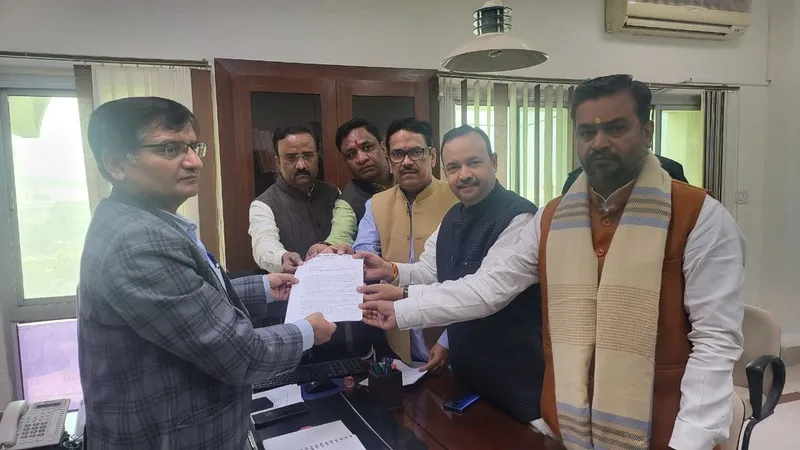 लखनऊ: झूठ और भ्रम फैलाकर चुनाव जीतना चाहती है समाजवादी पार्टी - जेपीएस राठौर