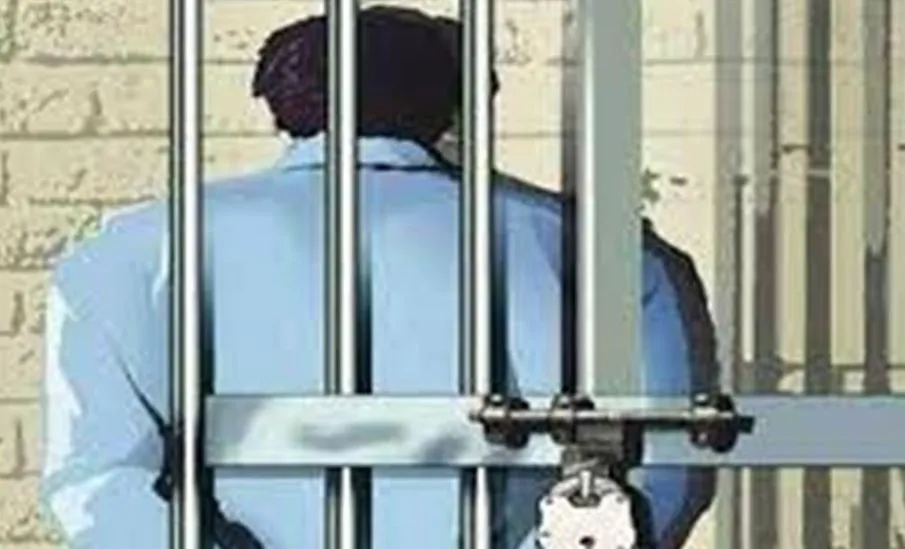 मथुरा: पत्नी दूसरे के साथ कर रही मौज, पति ने काटी जेल 