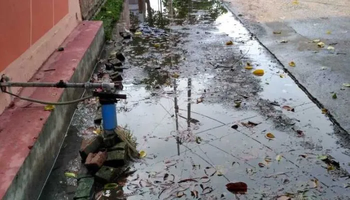 Kanpur News : कैसे होगा विकास जब पड़े हैं सीवर चोक, सेंट्रल के कैंट साईड में ओवरफ्लो होने से जलभराव