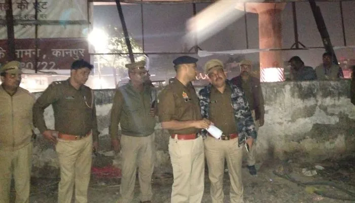 कानपुर पुलिस की लापरवाही नाबालिग पर न पड़ जाती भारी, रेलवे ट्रैक पर घंटों तड़पता रहा सब्जी दुकानदार, जानें वजह