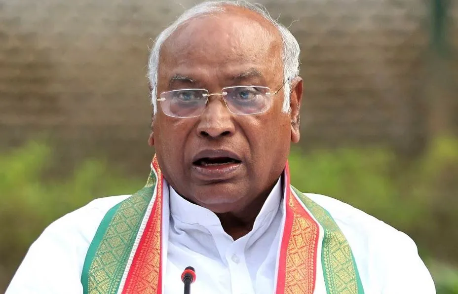 चीन की हरकत को लेकर संसद में चर्चा कराए सरकार: मल्लिकार्जुन खड़गे