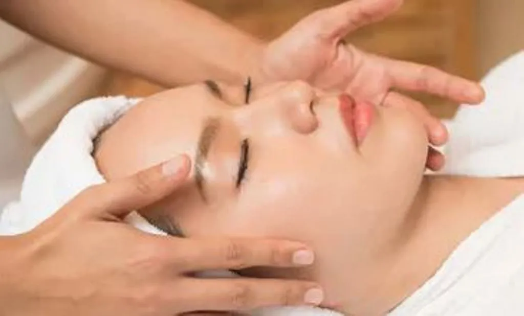 थप्पड़ आपको दे सकता है सुंदर और निखरी त्चचा, बिना पैसे खर्च किए स्किन दिखेगी जवां, अपनाएं ये खास थेरेपी