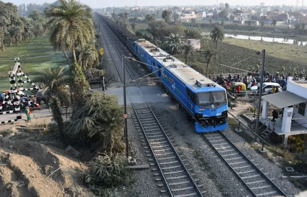 बरेली: इतिहास के पन्नों में दर्ज हो जाएगी लाल फाटक रेलवे क्रासिंग