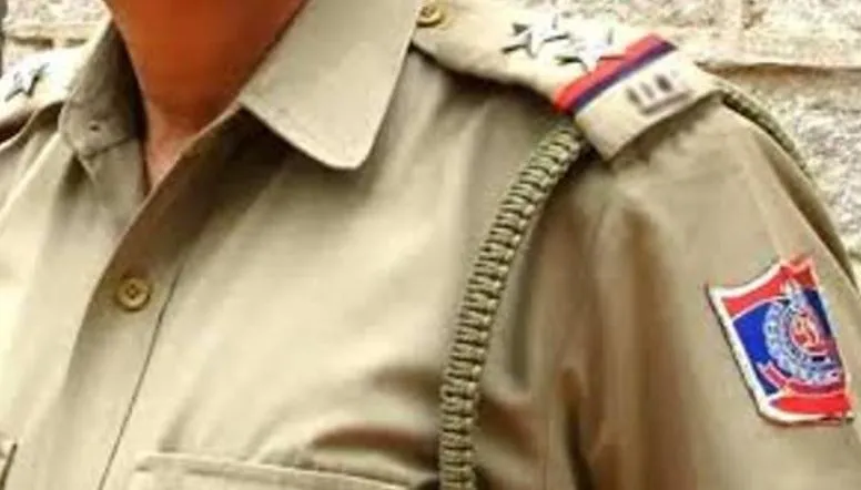 मेरठ: पुलिस की वर्दी में निकला फर्जी दरोगा, लोगों को दिखाता था रोब