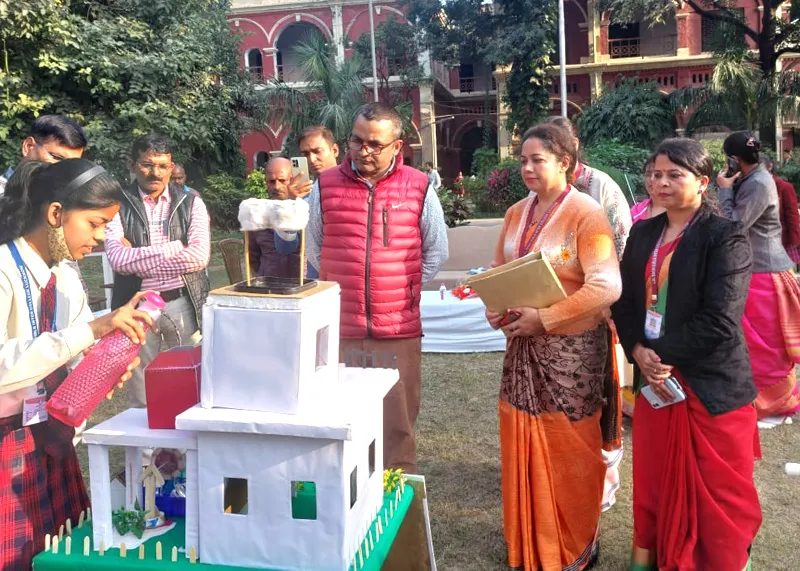 लखनऊ: कक्षा नौ से 12 तक विद्यार्थियों ने प्रस्तुत किए वैज्ञानिक मॉडल 