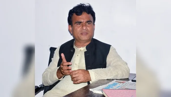 Kanpur में शहर कांग्रेस अध्यक्ष नौशाद आलम मंसूरी ने कहा- स्मार्ट सिटी के हर प्रोजेक्ट में हुआ भ्रष्टाचार