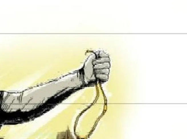 हल्द्वानी: कचहरी के बाहर ससुर की रस्सी से गला घोंटने की कोशिश