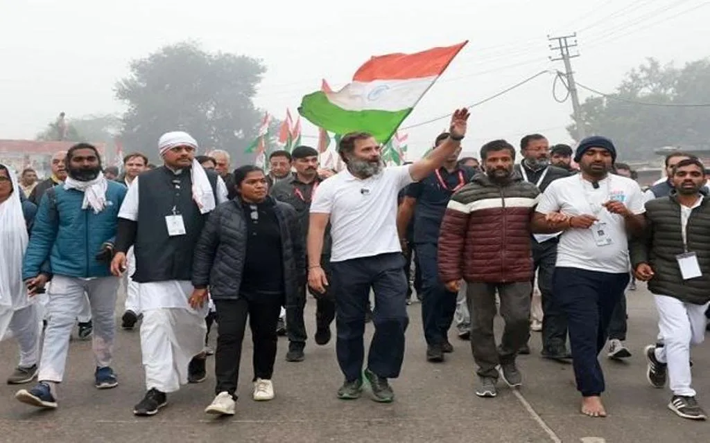 सर्दी में सिर्फ टी-शर्ट, राहुल की फिटनेस है राज या फिर सियासी संदेश 