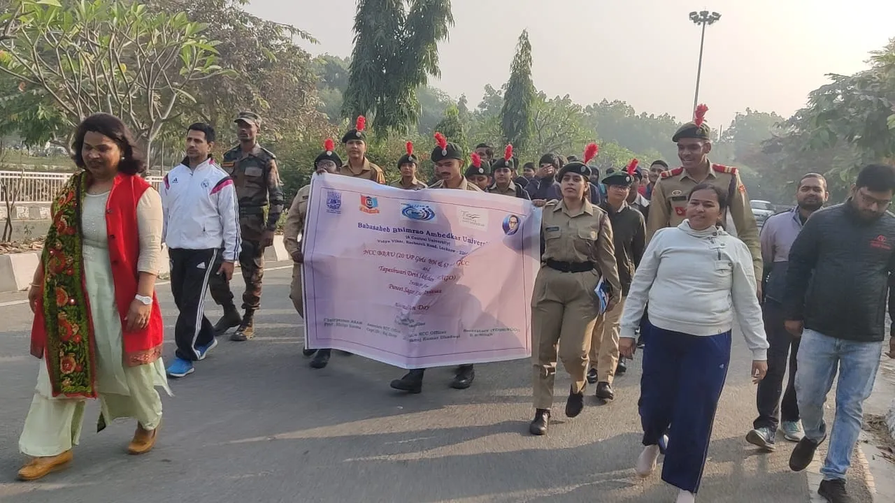 नदियों की सफाई अभियान में एनसीसी कैडेट निभा रही अहम भूमिका