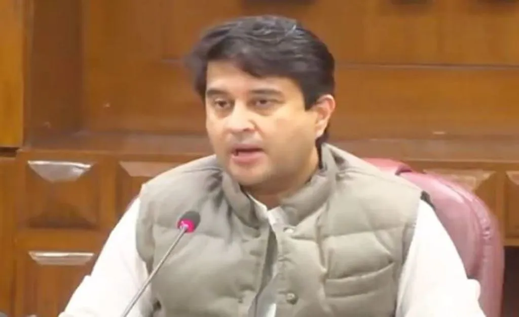 पटरी पर लौट रहा है देश का नागर विमानन क्षेत्र, घरेलू यात्रियों की संख्या में तेजी बनी रहेगी: सिंधिया 