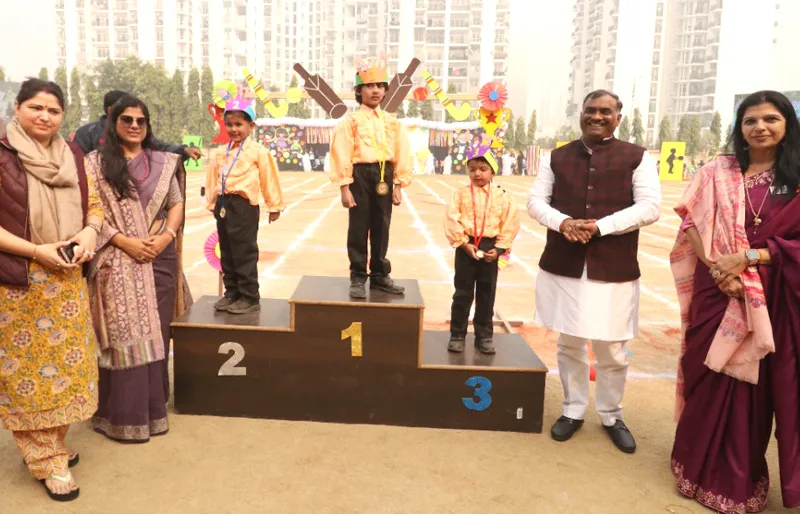 लखनऊ: नन्हें मुन्नों छात्रों ने विभिन्न खेल गतिविधियों में दिखाया अपना कौशल, खेल मंत्री रह गये हैरान