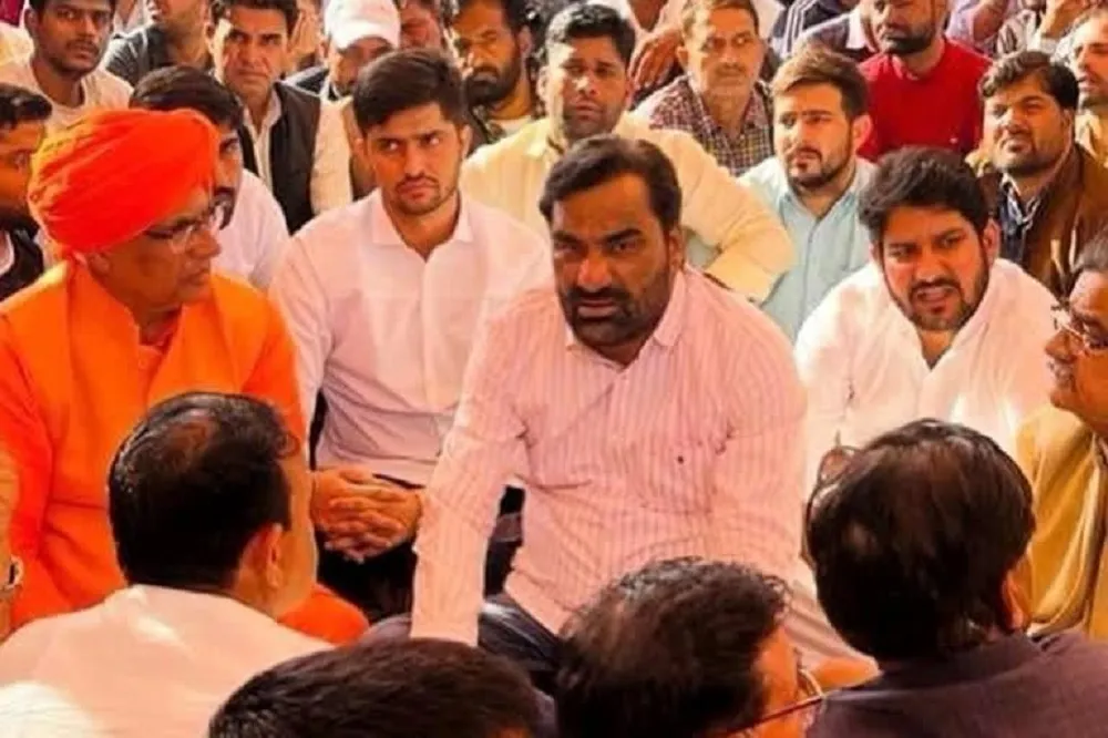 राजस्थान : राजू ठेहट गैंगस्टर की हत्या के मामले में सरकार के आश्वासन के बाद धरना समाप्त 