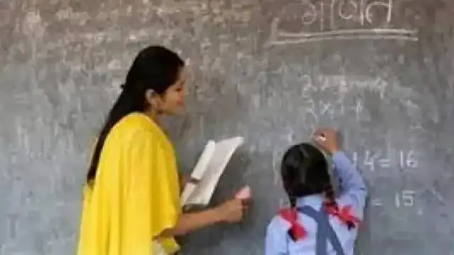 अल्मोड़ा: शिक्षिका को अन्यत्र भेजने पर भड़के अभिभावक 