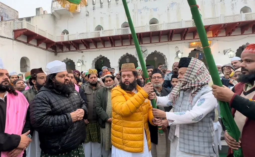 बरेली: लहरा उठा परचम-ए-नियाज़िया, दस रोजा उर्स का हुआ आगाज़