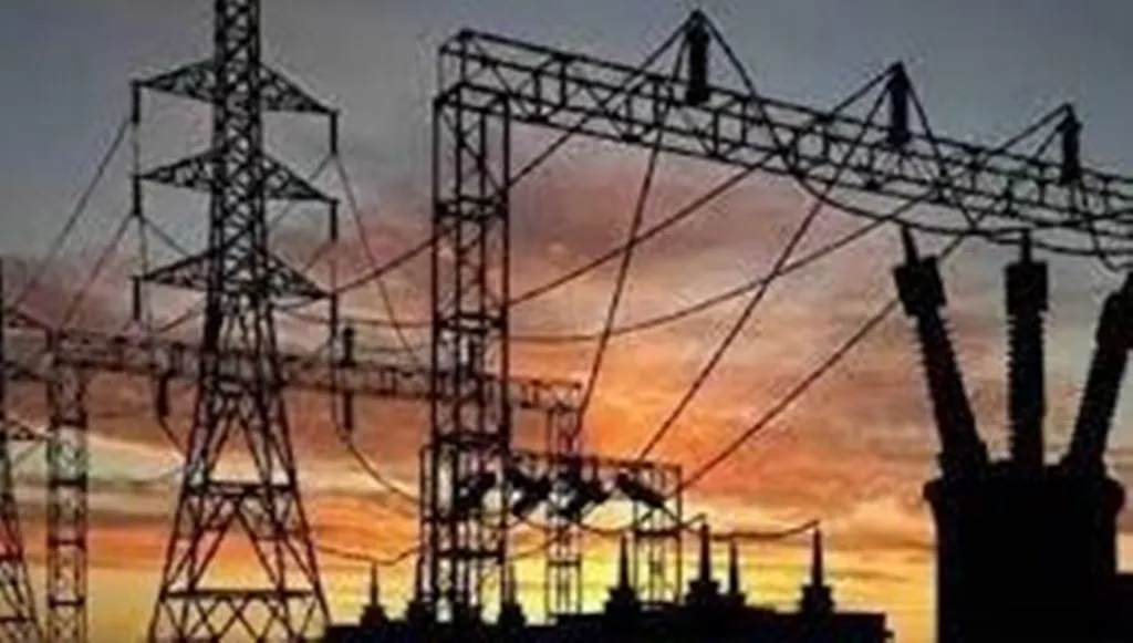 बरेली: संविदा कर्मचारी को बहाल करने पर सवालों में घिरे अधीक्षण अभियंता