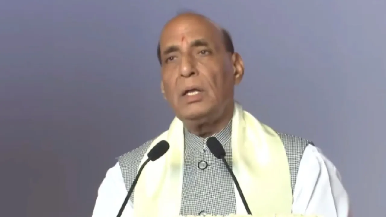 'भारत कभी हिंसा और युद्ध का समर्थन नहीं करता', गीता दान योजना कार्यक्रम बोले राजनाथ सिंह 